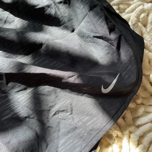 Nike Dri-Fit Running Short - Picture 2 of 4